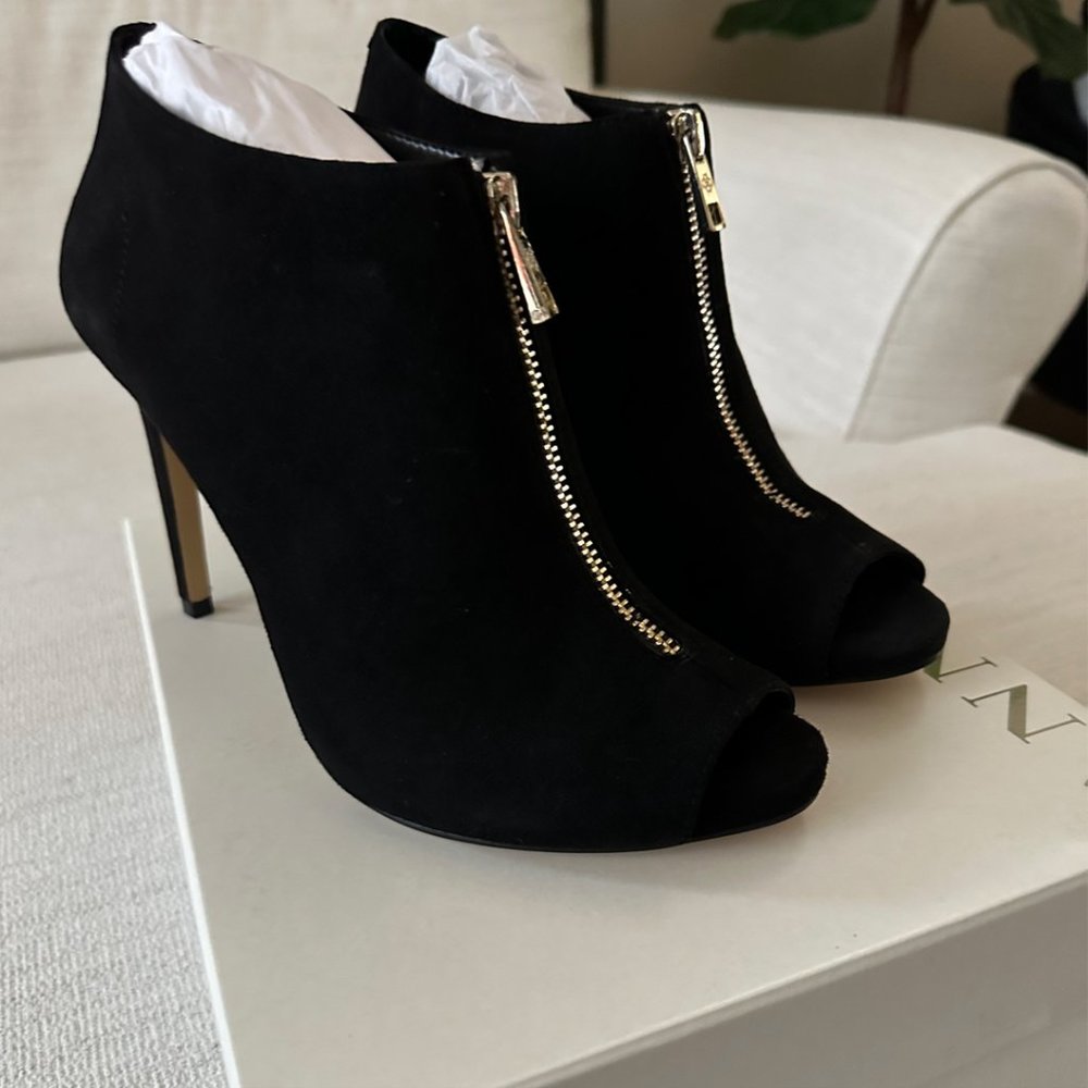 Ann Taylor Mattie Zipper Shootie, Size 9, NWT
